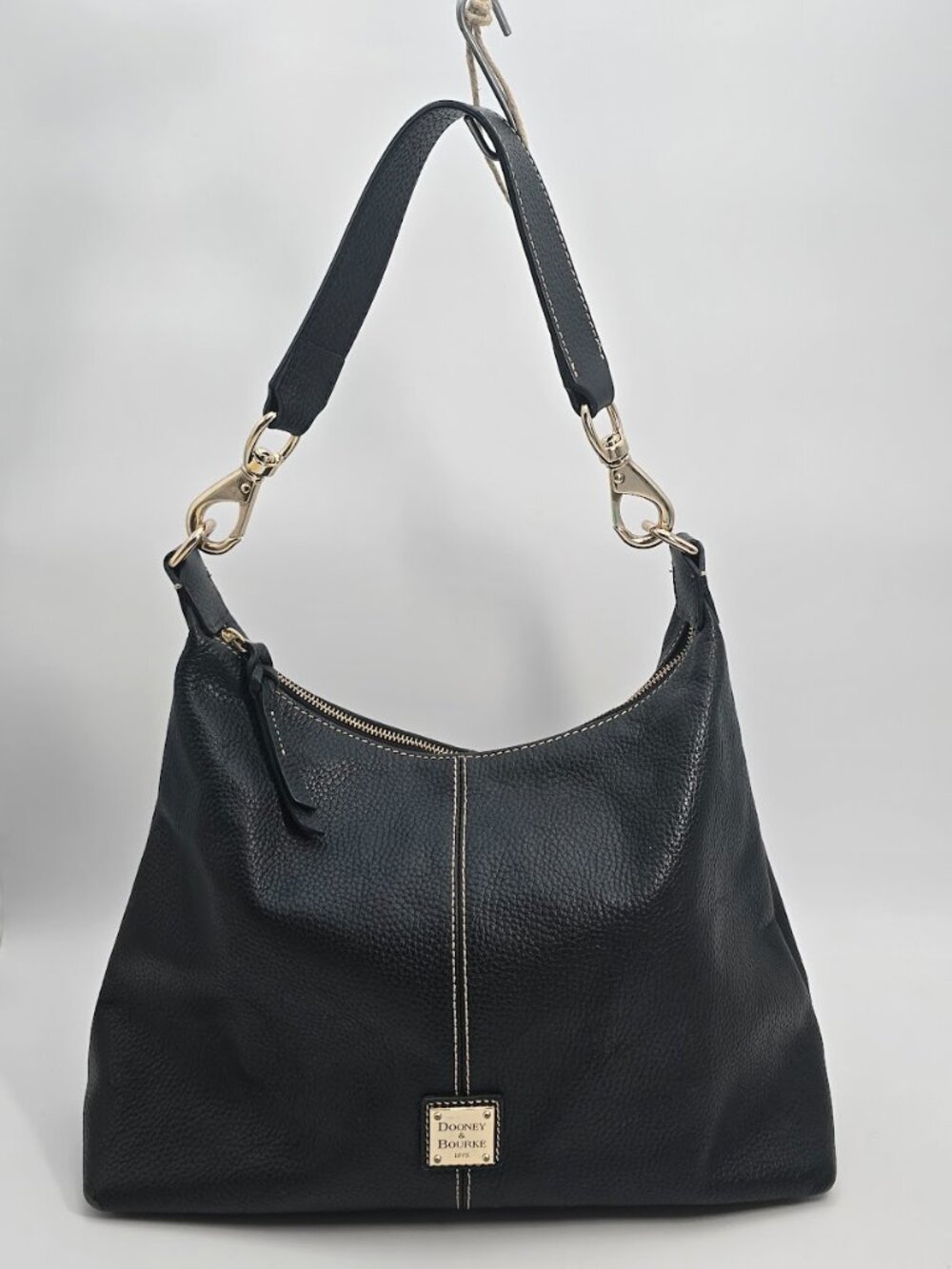 Dooney and Bourke Grain Sac in hobo bag style in Black